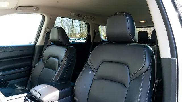2025 Nissan Pathfinder SL 4WD