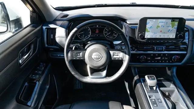 2025 Nissan Pathfinder SL 4WD