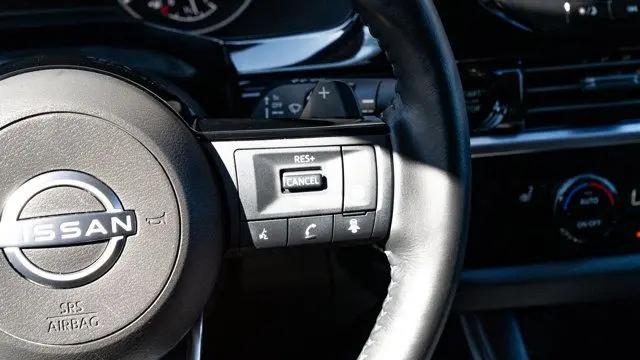 2025 Nissan Pathfinder SL 4WD