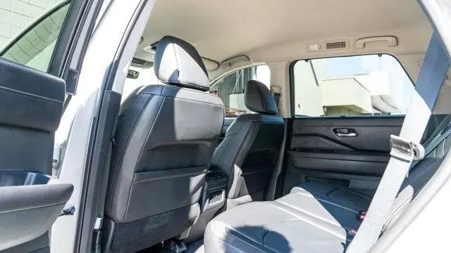 2025 Nissan Pathfinder SL 4WD