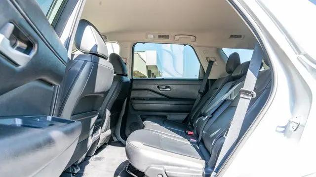 2025 Nissan Pathfinder SL 4WD
