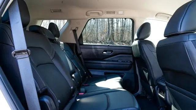 2025 Nissan Pathfinder SL 4WD