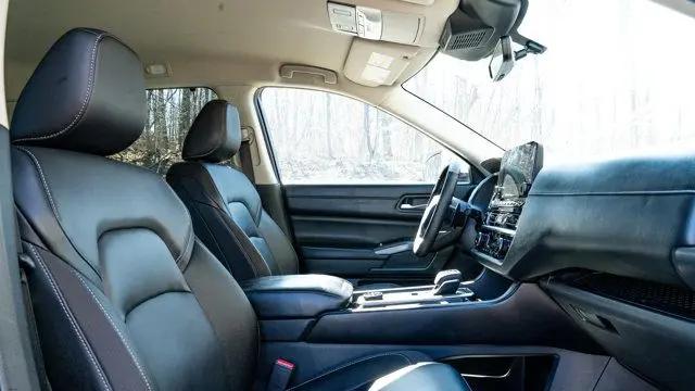 2025 Nissan Pathfinder SL 4WD