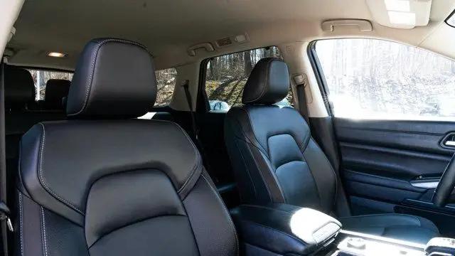 2025 Nissan Pathfinder SL 4WD