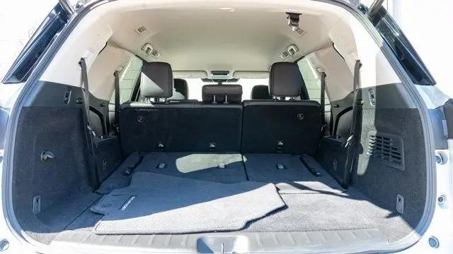 2025 Nissan Pathfinder SL 4WD