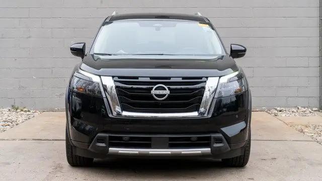 2025 Nissan Pathfinder SL 4WD