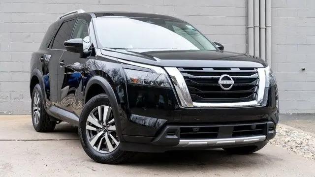 2025 Nissan Pathfinder SL 4WD