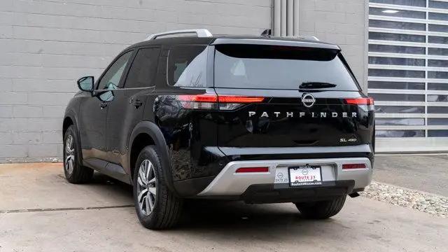 2025 Nissan Pathfinder SL 4WD