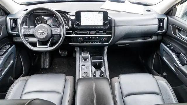 2025 Nissan Pathfinder SL 4WD