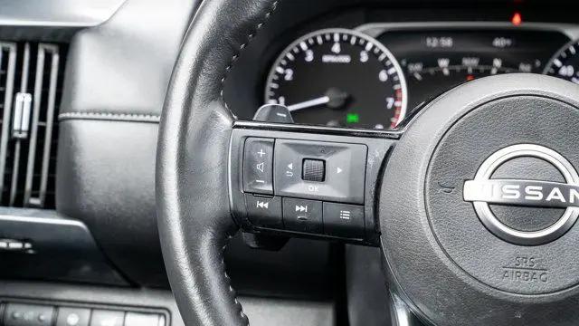 2025 Nissan Pathfinder SL 4WD