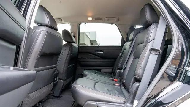 2025 Nissan Pathfinder SL 4WD