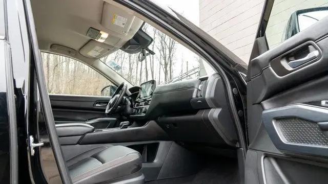 2025 Nissan Pathfinder SL 4WD