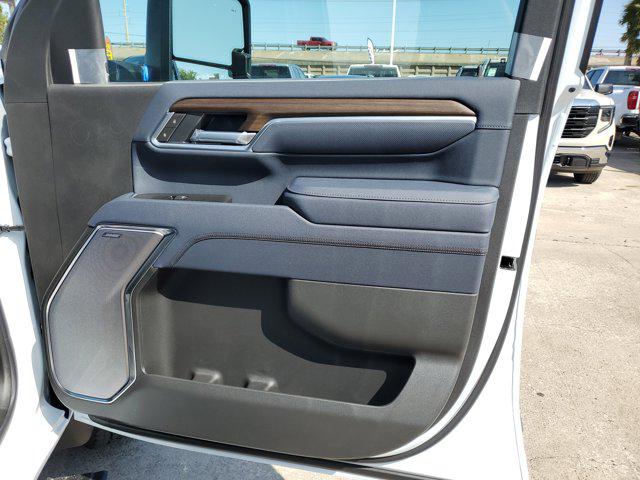 2026 Chevrolet Silverado 2500HD Crew Cab, Standard Bed, High Country, 4WD