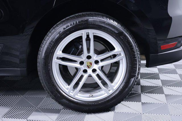 2025 Porsche Macan 4DR AWD