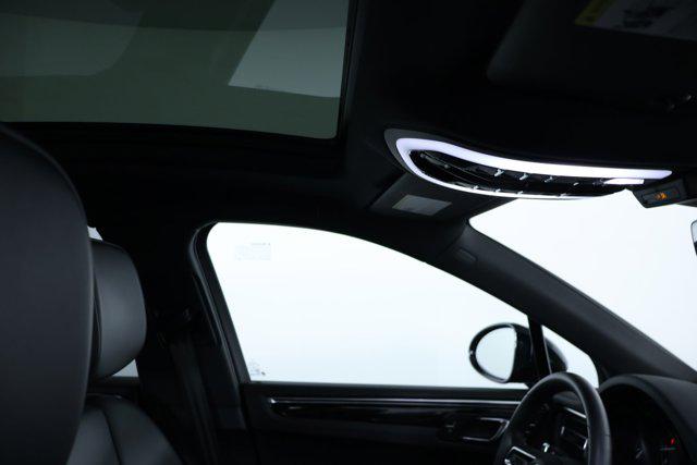 2025 Porsche Macan 4DR AWD
