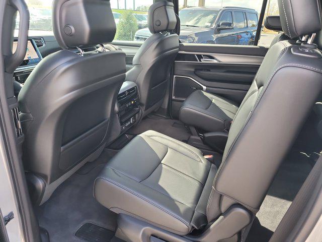 2026 Jeep Grand Wagoneer 4x2
