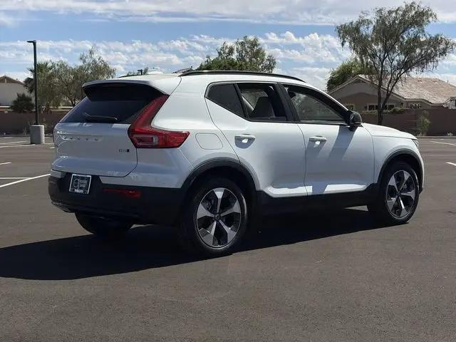 2026 Volvo XC40 Plus, B5 AWD Gas (mild hybrid), Dark