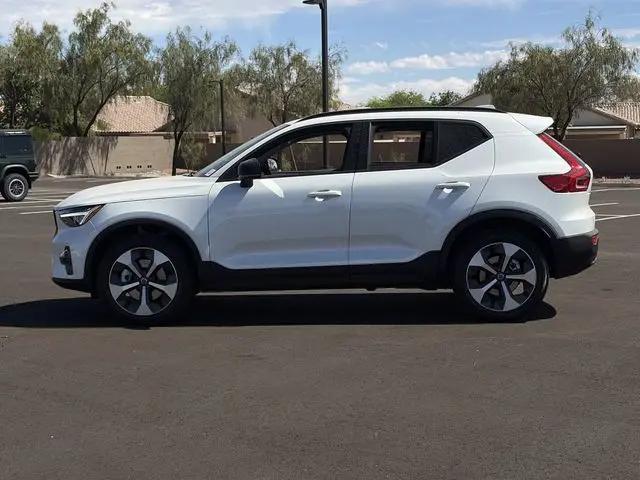 2026 Volvo XC40 Plus, B5 AWD Gas (mild hybrid), Dark