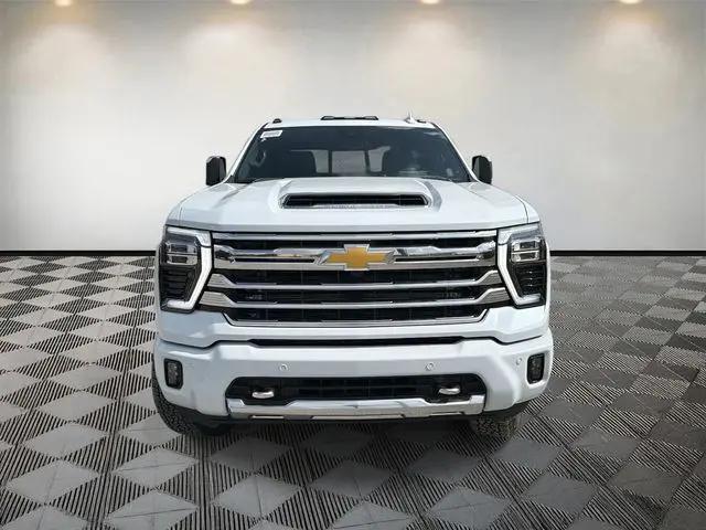 2026 Chevrolet Silverado 2500HD Crew Cab, Standard Bed, High Country, 4WD