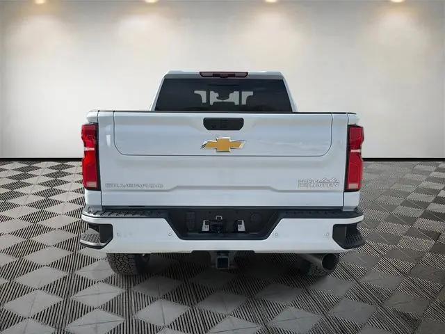 2026 Chevrolet Silverado 2500HD Crew Cab, Standard Bed, High Country, 4WD
