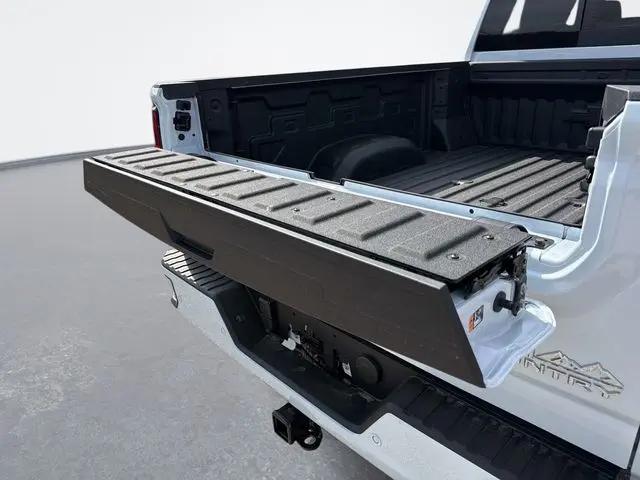2026 Chevrolet Silverado 2500HD Crew Cab, Standard Bed, High Country, 4WD