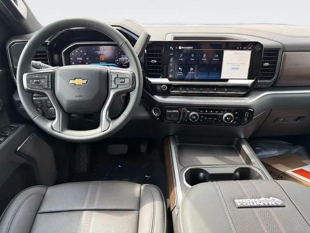 2026 Chevrolet Silverado 2500HD Crew Cab, Standard Bed, High Country, 4WD