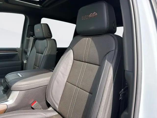 2026 Chevrolet Silverado 2500HD Crew Cab, Standard Bed, High Country, 4WD