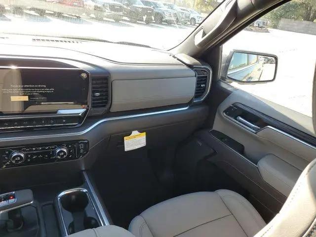 2026 GMC Sierra 1500 Crew Cab, Short Bed, SLT, 4WD