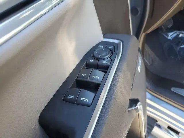 2026 GMC Sierra 1500 Crew Cab, Short Bed, SLT, 4WD