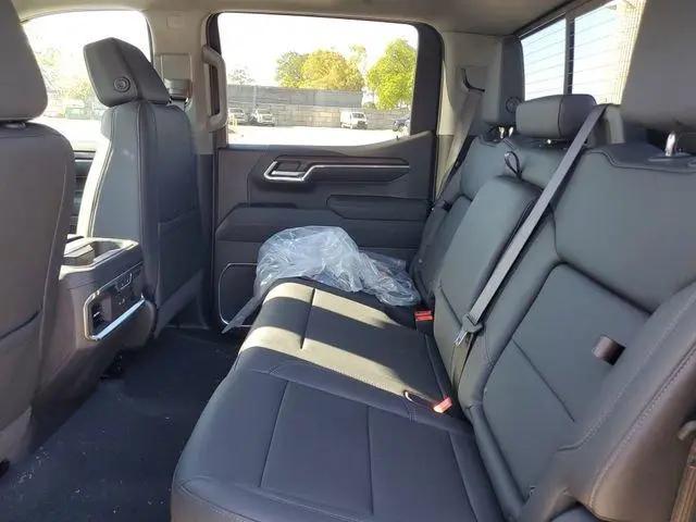 2026 GMC Sierra 1500 Crew Cab, Short Bed, SLT, 4WD