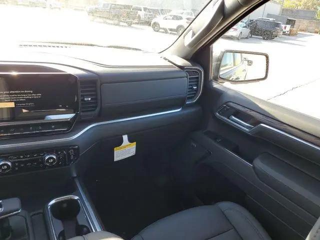 2026 GMC Sierra 1500 Crew Cab, Short Bed, SLT, 4WD