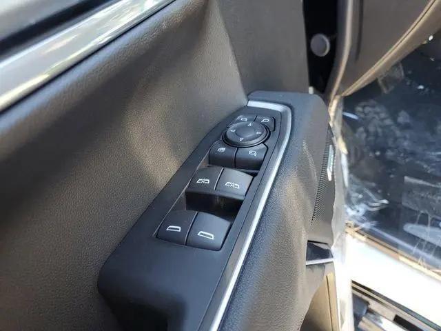 2026 GMC Sierra 1500 Crew Cab, Short Bed, SLT, 4WD