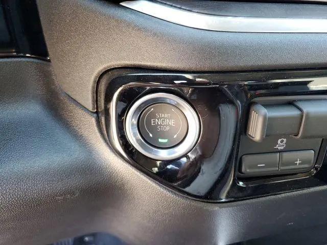 2026 GMC Sierra 1500 Crew Cab, Short Bed, SLT, 4WD