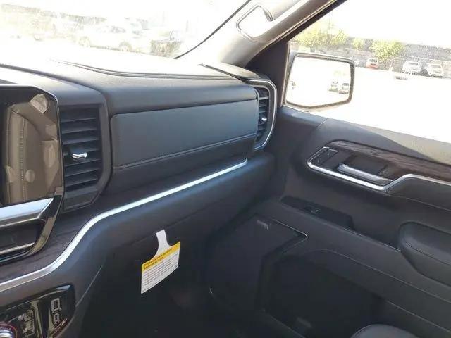 2026 GMC Sierra 1500 Crew Cab, Short Bed, SLT, 4WD