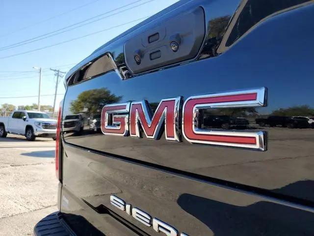 2026 GMC Sierra 1500 Crew Cab, Short Bed, SLT, 4WD