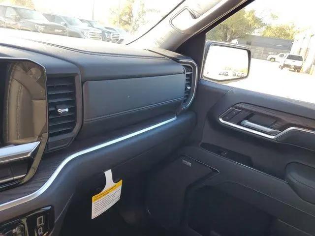 2026 GMC Sierra 1500 Crew Cab, Short Bed, SLT, 4WD