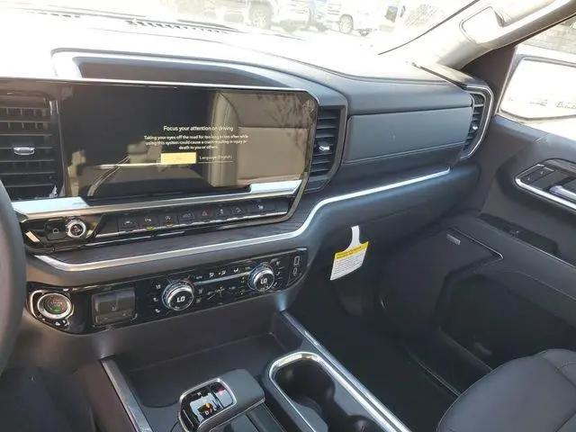 2026 GMC Sierra 1500 Crew Cab, Short Bed, SLT, 4WD