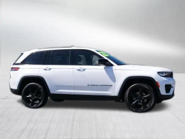 2023 Jeep Grand Cherokee Altitude 4x2