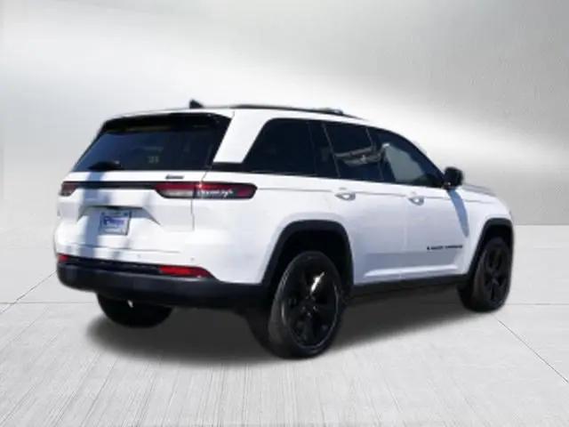 2023 Jeep Grand Cherokee Altitude 4x2