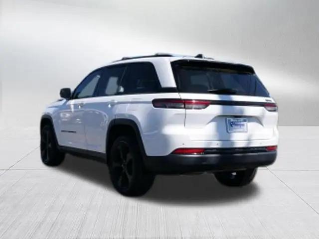 2023 Jeep Grand Cherokee Altitude 4x2