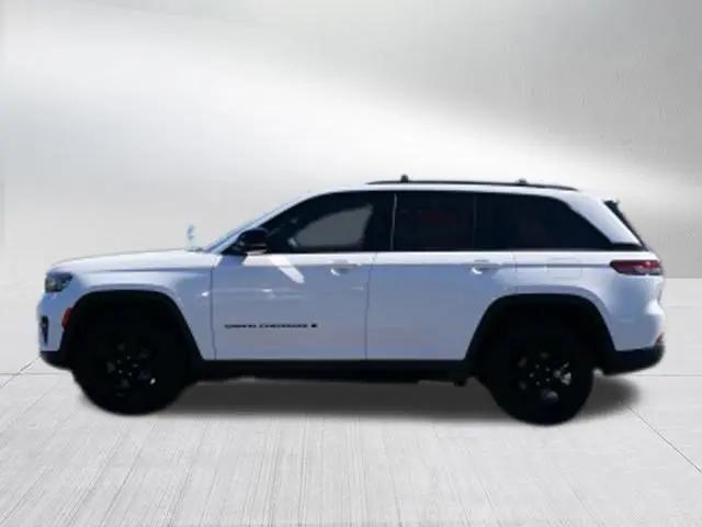 2023 Jeep Grand Cherokee Altitude 4x2