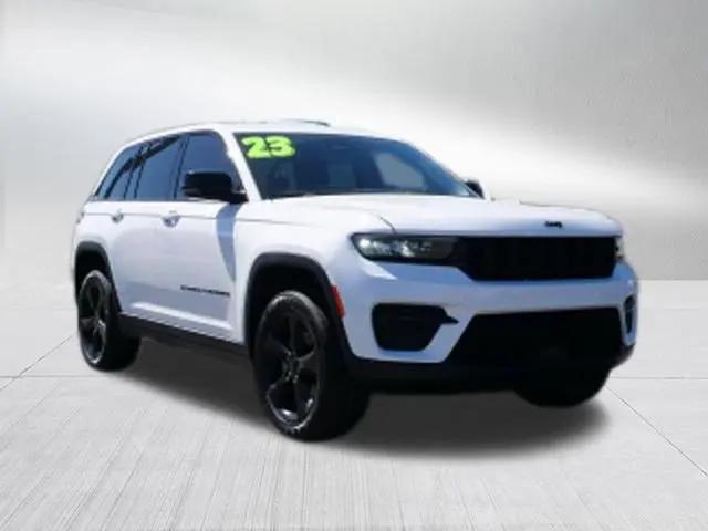 2023 Jeep Grand Cherokee Altitude 4x2