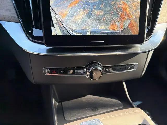 2026 Volvo XC90 Plug-In Hybrid Plus, T8 AWD, Electric/Gasoline, Bright, 6 Seats