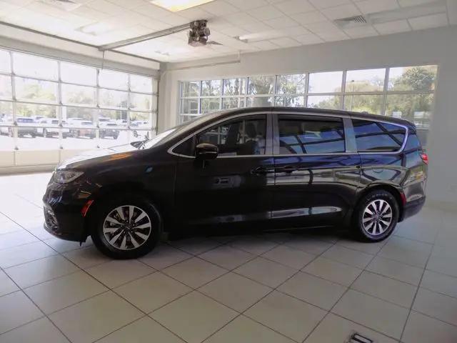 2022 Chrysler Pacifica Hybrid Touring L