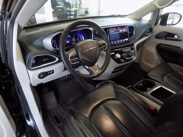 2022 Chrysler Pacifica Hybrid Touring L