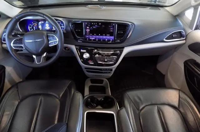 2022 Chrysler Pacifica Hybrid Touring L