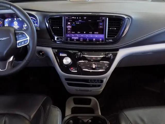 2022 Chrysler Pacifica Hybrid Touring L
