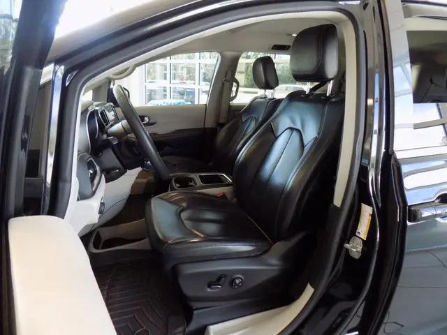 2022 Chrysler Pacifica Hybrid Touring L