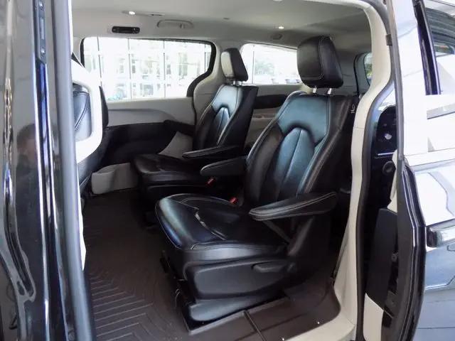 2022 Chrysler Pacifica Hybrid Touring L