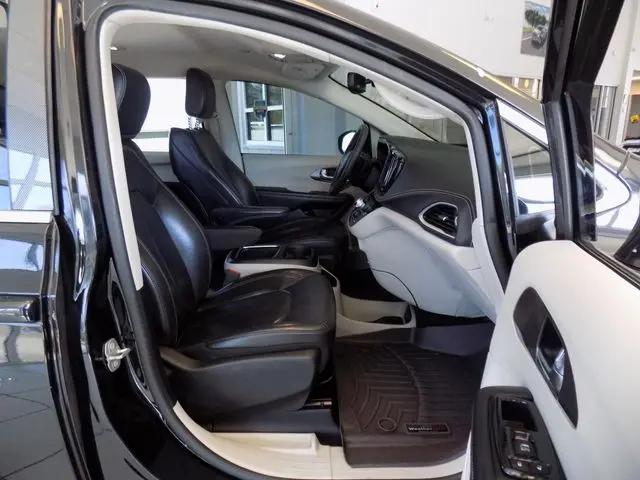 2022 Chrysler Pacifica Hybrid Touring L